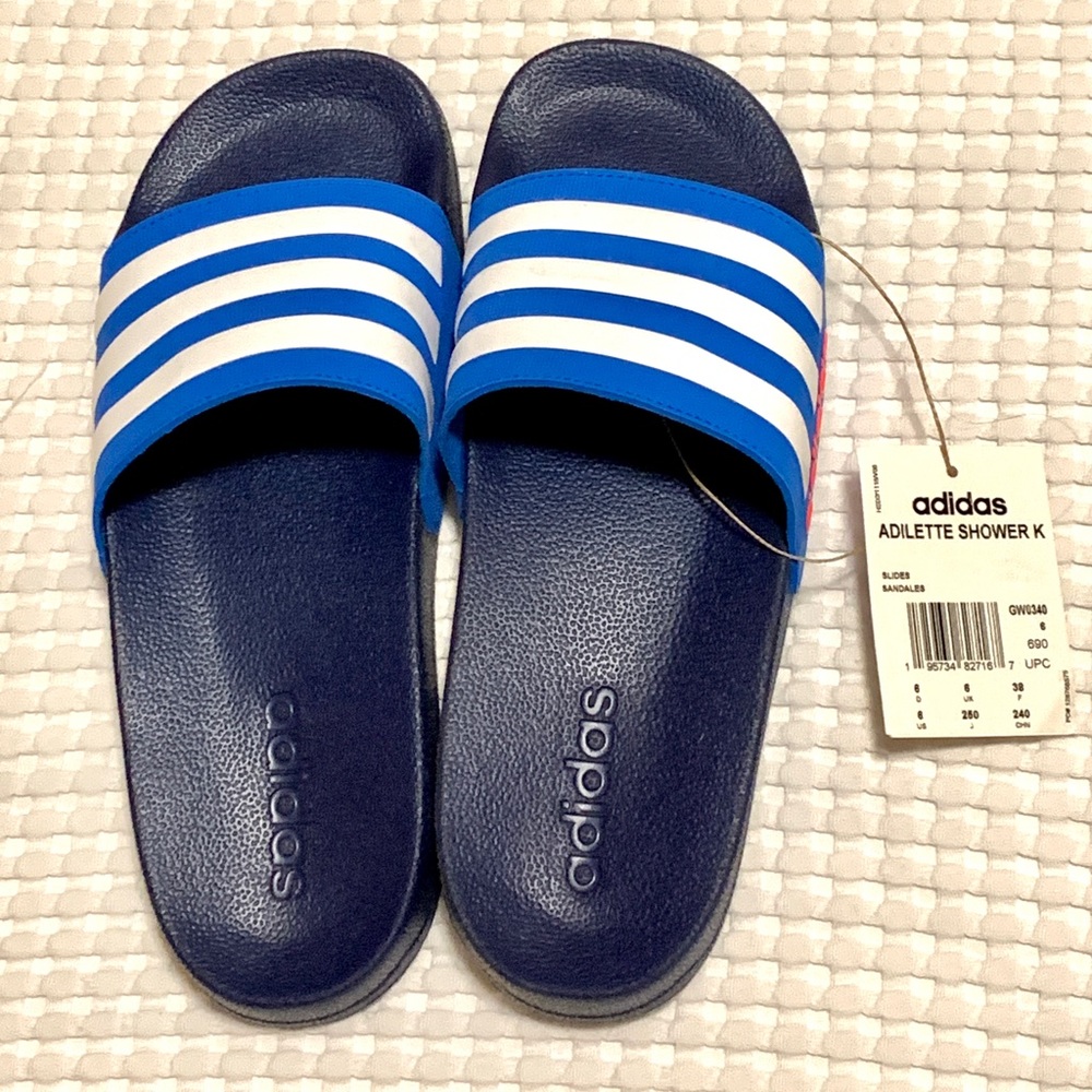 Adidas Adilette Sandals / Slippers NWT Size US 6